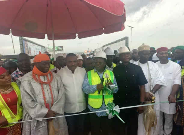 Federal Government Reopens First Niger Bridge After Repairs