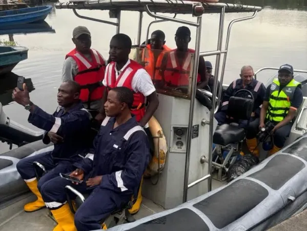 NSIB and Navy Conduct Underwater Search for NAF Crash