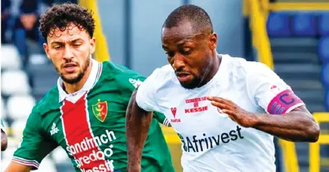 MC Alger Fans Assault Coach, Vandalize Stadium After Loss