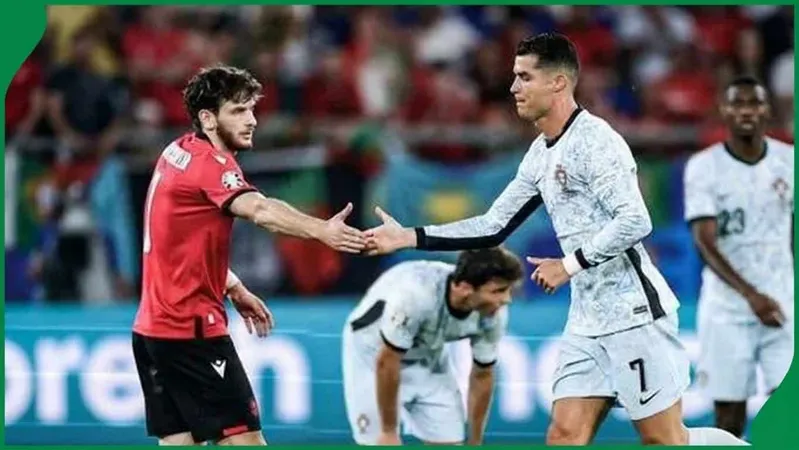 Ronaldo Encourages PSG's Kvaratskhelia After Injury Setback