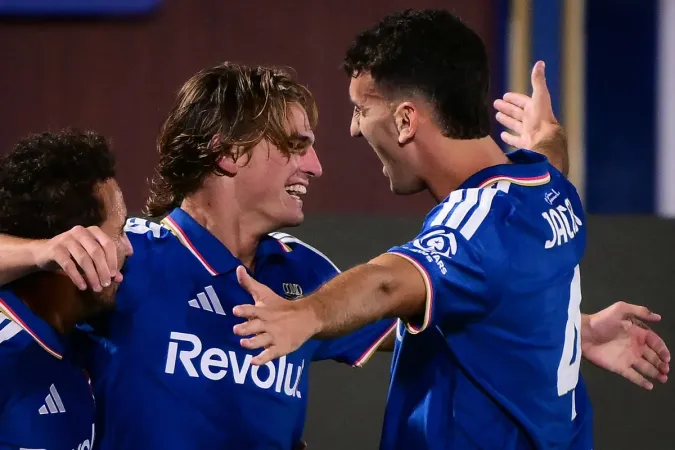 Como Dominates Manchester United 4-1 in UCL Clash