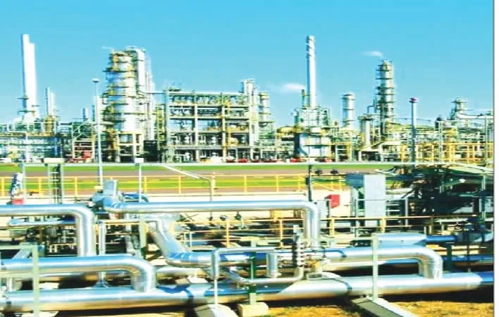 Nigeria's Petrol Supply Drops 23% Despite Dangote Refinery Boost