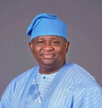 Ogun Communities Rally for Solomon Adeola's Infrastructure Focus