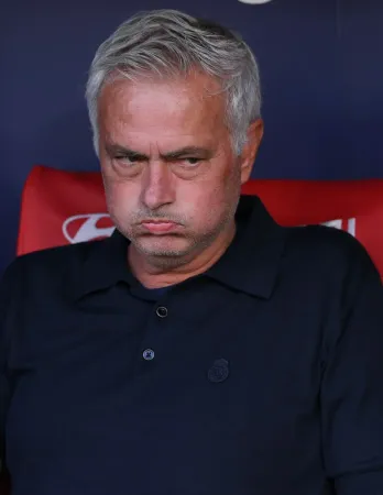 Mourinho faces Barcelona in first Clasico since return