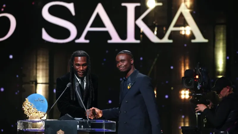 Burna Boy Awards Bukayo Saka for Humanitarian Efforts