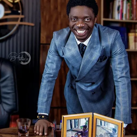 Oghenekowhoyan Onaibe Desmond: The King of Stage