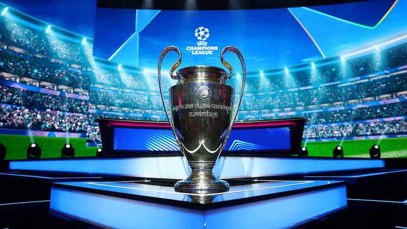 Arsenal Eyes Historic Double Against PSG in Final