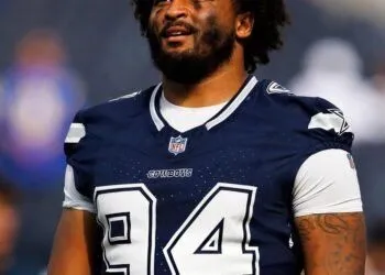 Former Cowboys Player Marshawn Kneeland Diagnosed with CTE