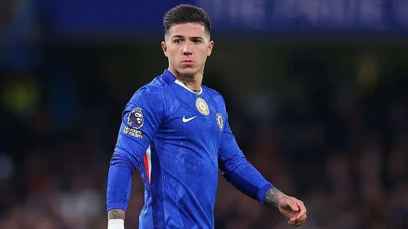 Man City Prepares Bid for Chelsea's Enzo Fernandez