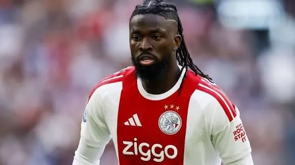 Arokodare Scores Twice as Ajax Advances in Conference League