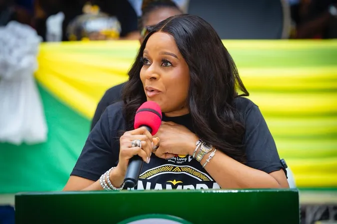 Anambra First Lady Distributes Empowerment Equipment