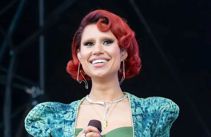RAYE Clarifies Friendship with Michael B. Jordan at VMAs